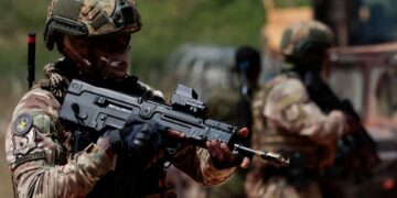 EUA realizam novos ataques no Irã contra instalações militares, diz autoridade