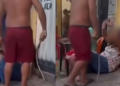 VÍDEO: Homem agride mulher com golpes de chicote após discussão em bar