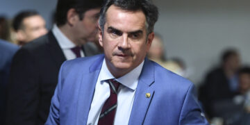 Ciro Nogueira diz que não transferiu terreno vendido a empresa de fundo da Refit
