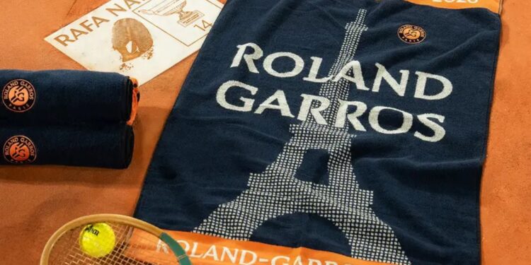 Malas de viagem, camisetas, bonés: veja fotos e preços dos produtos de Roland Garros