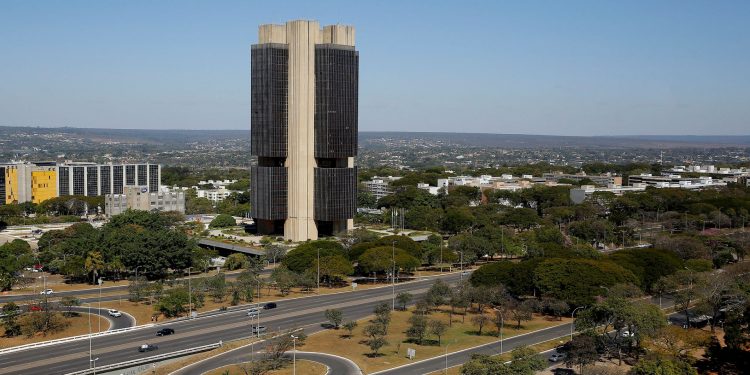Focus, entrevista de Durigan e tensões no Oriente Médio: os destaques desta segunda